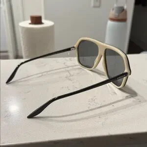 Gucci | Accessories | Gucci Cream And Black Aviator  display picture 1